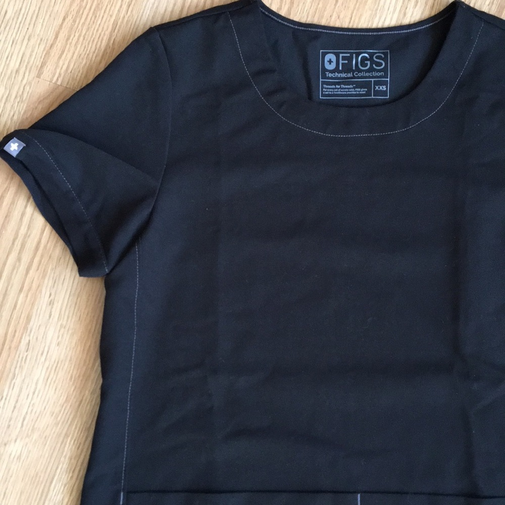 ❌ SOLD ❌ Figs Rama Scrub Top - Picture 4 of 8